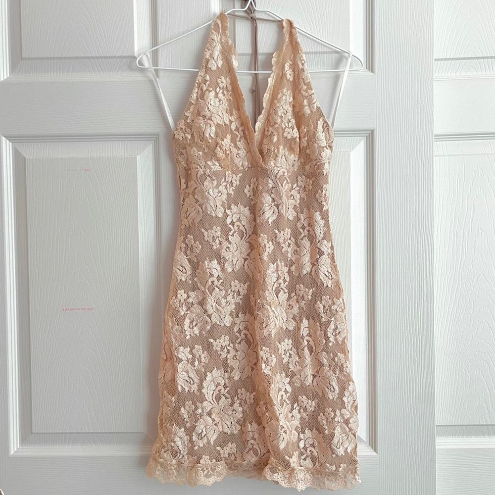 Bebe lace halter dress